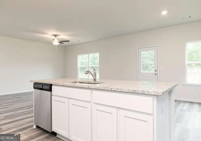 3rd image of 410 Prescott Wy, Villa Rica, GA 30180 | MLS# 10817938