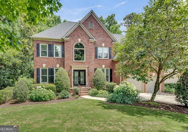 Photo 3 of Sale Pending at 520 Fawn Run, Alpharetta, GA 30005 | MLS# 10774868 | Listing updated on 2026-08-27