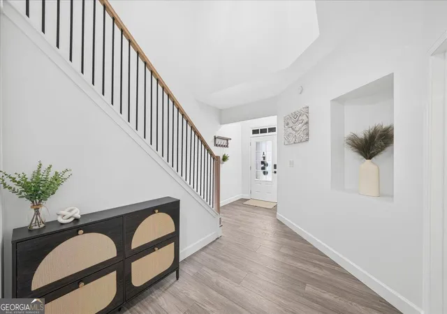 4th image of 4977 Berkeley Oak Dr, Peachtree Corners, GA 30092 | MLS# 10819407