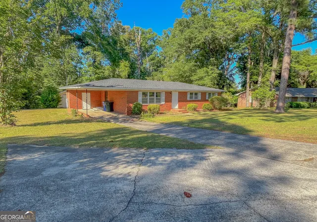 Photo 1 of Sale Pending at 307 Brookdale Dr, Dublin, GA 31021 | MLS# 10780170 | Listing updated on 2026-10-29