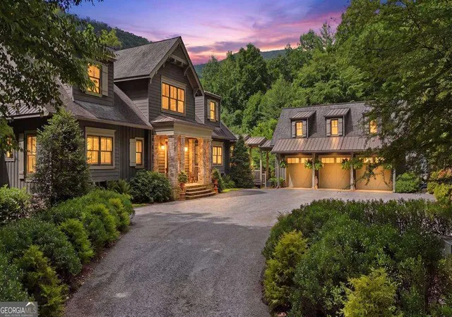 Photo 1 of Mansion for sale at 490 Red Wolf Run, Franklin, NC 28734 | MLS# 10820226 | Listing updated on 2026-08-20