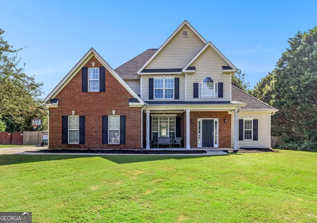 Photo 1 of Single family home for sale at 304 Ivy Vale Ct, Tyrone, GA 30290 | MLS# 10825963 | Listing updated on 2026-08-20