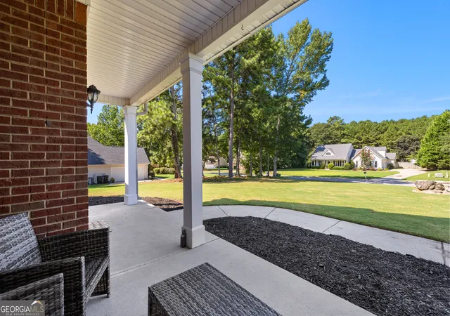 Photo 2 of Single family home for sale at 304 Ivy Vale Ct, Tyrone, GA 30290 | MLS# 10825963 | Listing updated on 2026-08-20