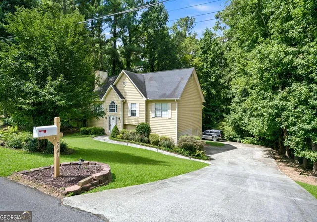 1st image of 3941 Memorial Pkwy Nw, Kennesaw, GA 30152 | MLS# 10824546
