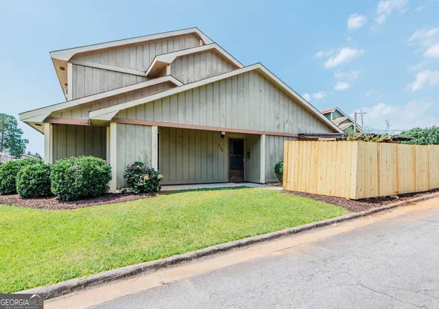Homes for sale in Warner Robins, GA | 160 Stoneridge Dr, Warner Robins, GA 31088 | MLS# 10798719