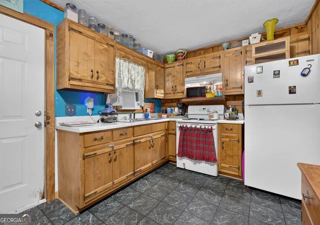 Photo 4 of Single family home for sale at 61 Rogers Cvs Ln, Clayton, GA 30525 | MLS# 10790713 | Listing updated on 2026-09-16
