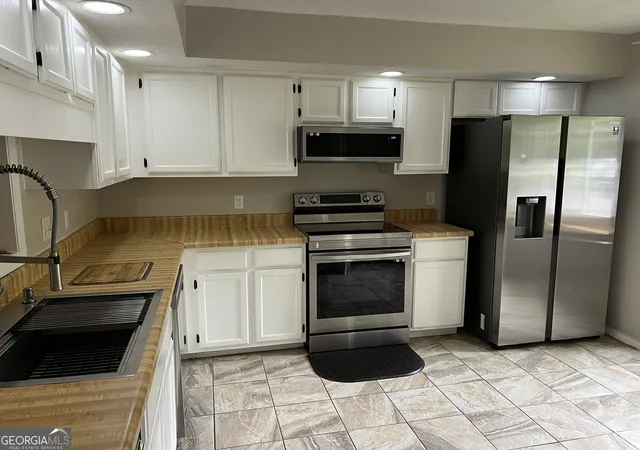 2nd image of 504 Sutters Pt, Sandy Springs, GA 30328 | MLS# 10778181