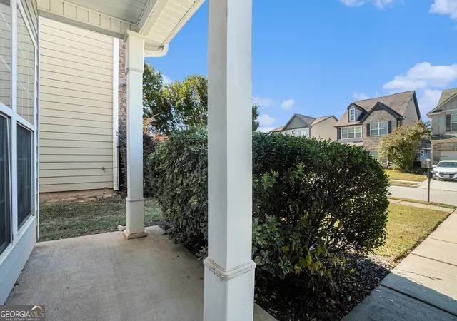 Photo 3 of Single family home for sale at 2320 Polaris Way SW, Atlanta, GA 30331 | MLS# 10677795 | Listing updated on 2026-09-29