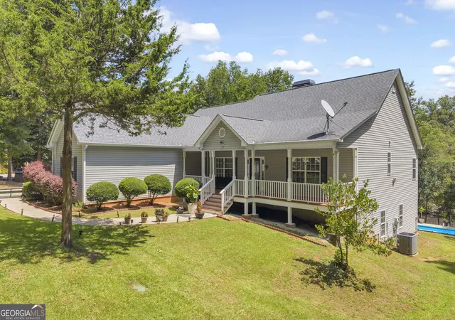 Photo 4 of Single family home for sale at 166 Sullivan Dr, Homer, GA 30547 | MLS# 10829080 | Listing updated on 2026-10-03