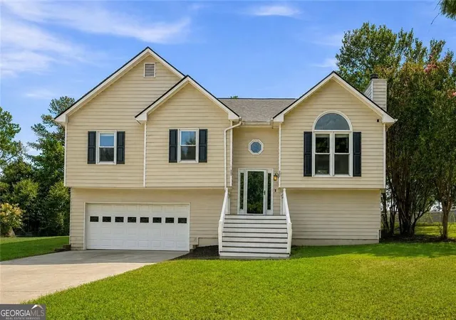 Photo 1 of Single family home for sale at 13 Stonecreek Dr Sw, Cartersville, GA 30120 | MLS# 10833285 | Listing updated on 2026-09-19