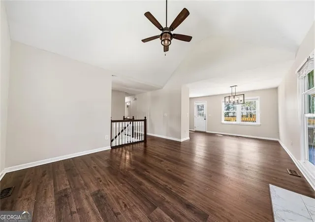 Photo 3 of Single family home for sale at 13 Stonecreek Dr Sw, Cartersville, GA 30120 | MLS# 10833285 | Listing updated on 2026-09-19