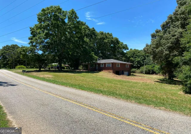 Homes for sale in Bowman, GA | 2281 Fork Creek Rd, Bowman, GA 30624 | MLS# 10785508