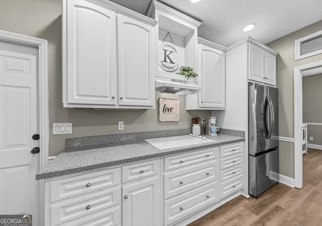 Photo 4 of Sale Pending at 811 Riverview Dr W, Saint Marys, GA 31558 | MLS# 10702865 | Listing updated on 2026-08-28