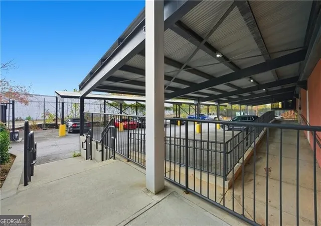 Listing Photo 2 - Condo for sale in building located at 505 Whitehall St Sw, Atlanta, GA 30303 - Unit #307