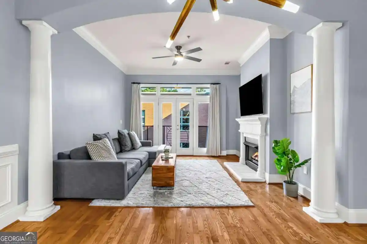 Listing Photo 1 - Condo for sale in 560 Dutch Vly Rd Ne located at 560 Dutch Vly Rd Ne, Atlanta, GA 30324 - Unit #406