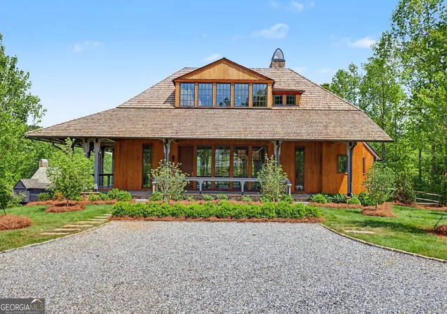 Homes for sale in Clarkesville, GA | 140 Cove View Ln, Clarkesville, GA 30523 | MLS# 10773290