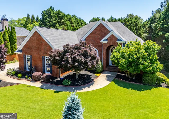 Photo 2 of Single family home for sale at 303 Ivy Brook Ct, Alpharetta, GA 30004 | MLS# 10789455 | Listing updated on 2026-09-02