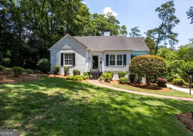 Homes for sale in Macon, GA | 425 Ashley Pl, Macon, GA 31204 | MLS# 10784434