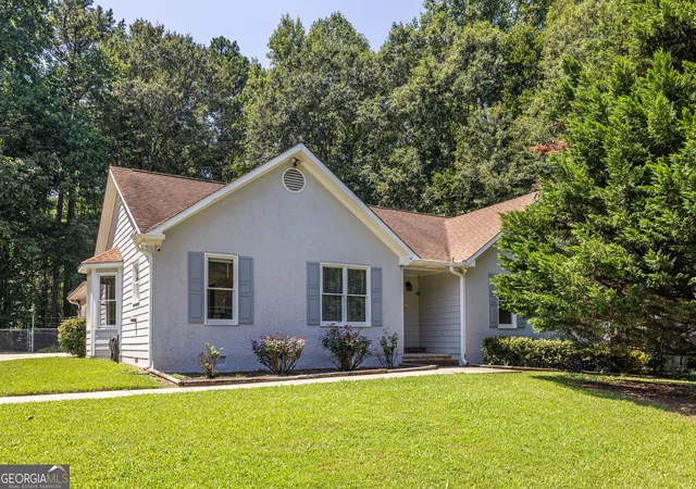 Photo 1 of Single family home for sale at 215 Valley Brk Trl, Jonesboro, GA 30238 | MLS# 10828833 | Listing updated on 2026-09-18