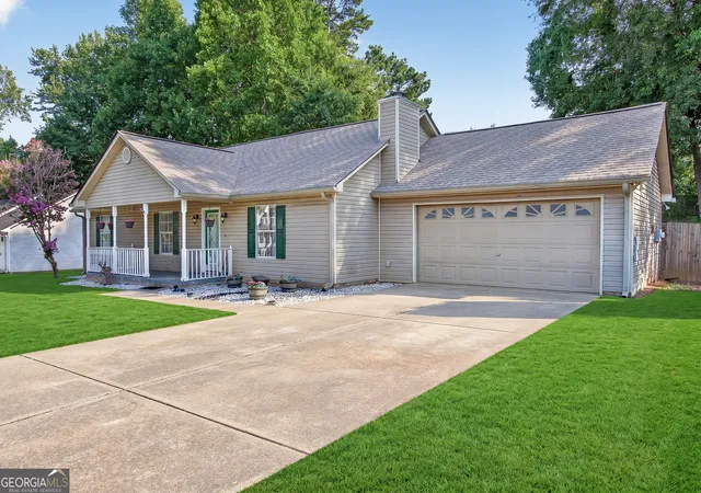 Homes for sale in Winder, GA | 932 Century Oak Dr, Winder, GA 30680 | MLS# 10800060