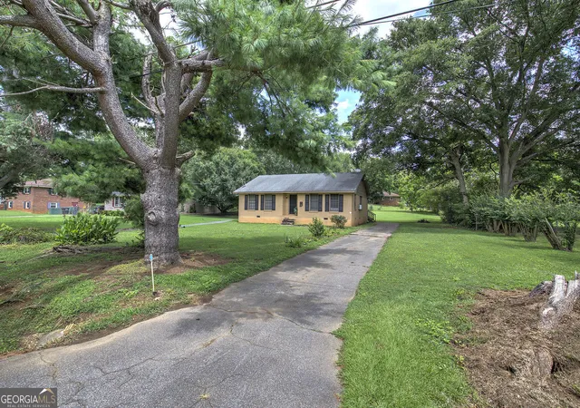1st image of 105 Meadow Ln Sw, Cartersville, GA 30120 | MLS# 10810440
