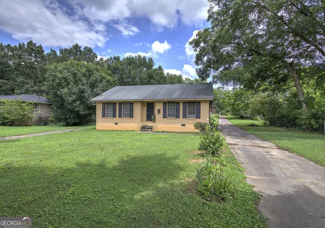 3rd image of 105 Meadow Ln Sw, Cartersville, GA 30120 | MLS# 10810440