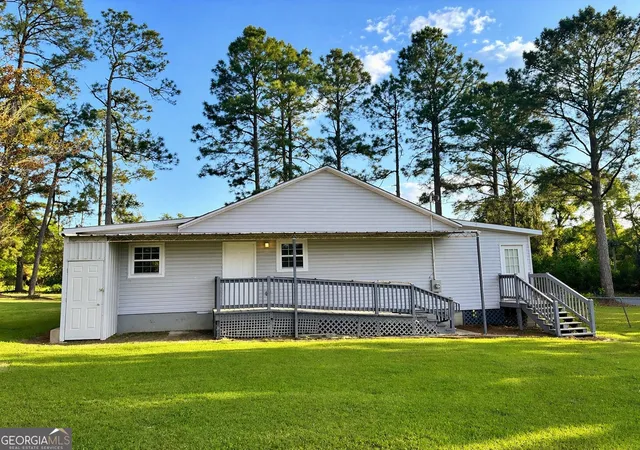 Homes for sale in Rochelle, GA | 21 6Th Ave Ave, Rochelle, GA 31079 | MLS# 10729217