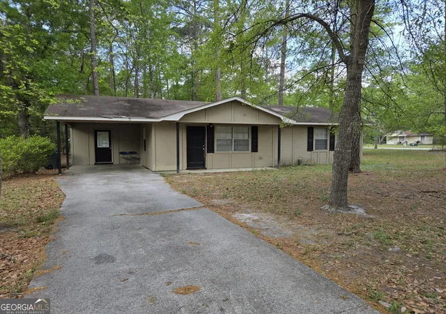 2nd image of 219 Surrey Rd, Hinesville, GA 31313 | MLS# 10732032