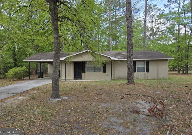 Photo 3 of Sale Pending at 219 Surrey Rd, Hinesville, GA 31313 | MLS# 10732032 | Listing updated on 2026-10-06
