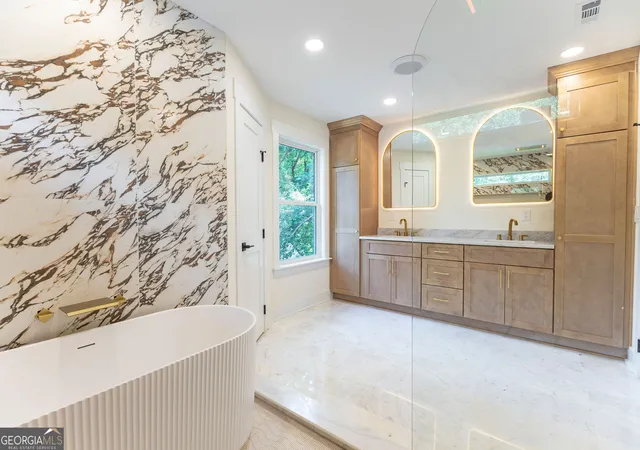 2nd image of 3621 Farmington Ln, Peachtree Corners, GA 30096 | MLS# 10803040