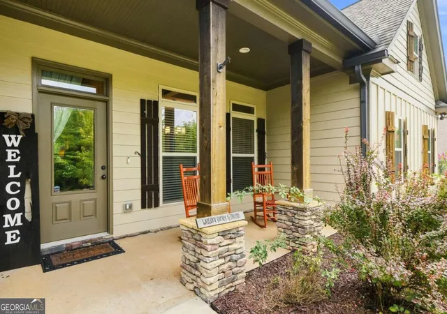 Photo 2 of Sale Pending at 941 Whistler Ln, Canton, GA 30114 | MLS# 10825110 | Listing updated on 2026-10-21
