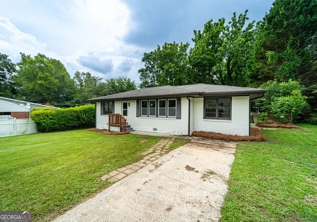 Photo 2 of Single family home for sale at 111 Woodhaven Dr, Jonesboro, GA 30236 | MLS# 10832677 | Listing updated on 2026-09-23