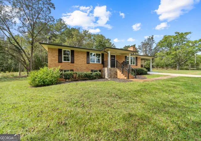 Photo 3 of Single family home for sale at 628 Dennis Station Rd, Eatonton, GA 31024 | MLS# 10622756 | Listing updated on 2026-07-23