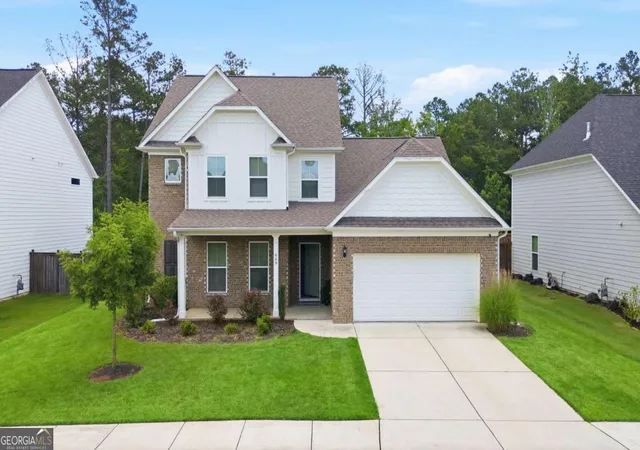 Single family home for sale at 669 Fairway Dr, Acworth, GA 30101 | MLS# 10789805