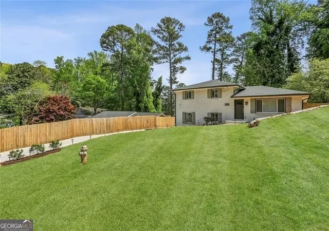 Photo 4 of Sale Pending at 1888 La Mesa Ln, Decatur, GA 30032 | MLS# 10835281 | Listing updated on 2026-10-06