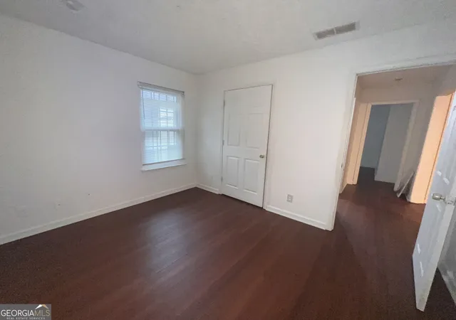 Photo 4 of Sale Pending at 19 Moury Ave Se, Atlanta, GA 30315 | MLS# 10603121 | Listing updated on 2026-08-26