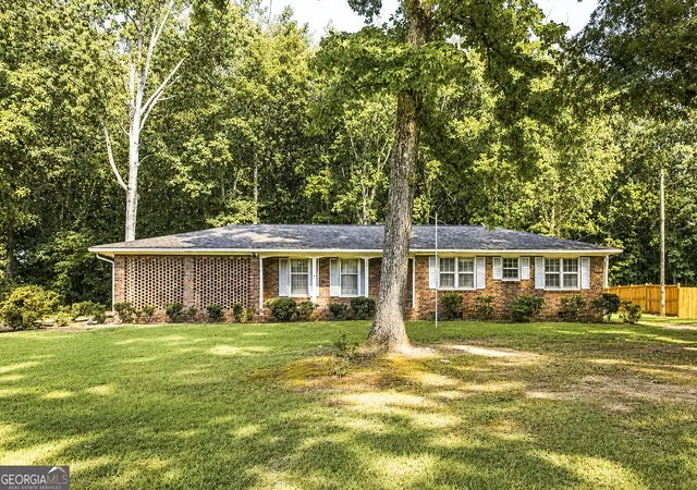1st image of 802 S Cherokee Rd, Social Circle, GA 30025 | MLS# 10824331