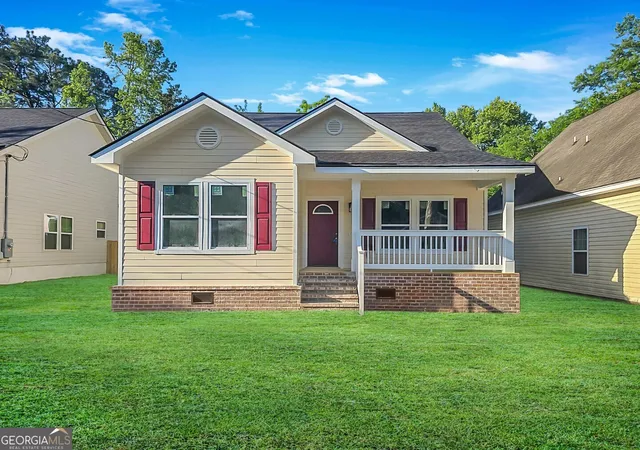 Single family home for sale at 2003 Tuskegee St, Savannah, GA 31405 | MLS# 10640093 | Listing updated on 2026-05-19