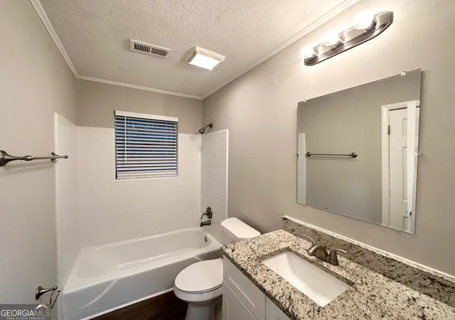 Photo 4 of Single family home for sale at 659 Country Clb Rd, Newnan, GA 30263 | MLS# 10500926 | Listing updated on 2026-09-19