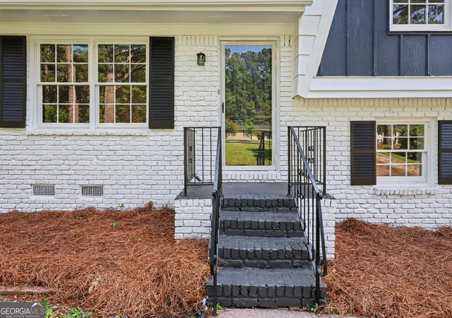 Photo 3 of Single family home for sale at 6200 Auburn Dr, Riverdale, GA 30296 | MLS# 10835607 | Listing updated on 2026-09-11