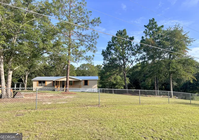 Photo 3 of Manufactured home for sale at 85 Shady Oaks Rd, Eastman, GA 31023 | MLS# 10826838 | Listing updated on 2026-08-29