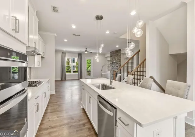2nd image of 615 Fair View Cir, Roswell, GA 30076 | MLS# 10733366