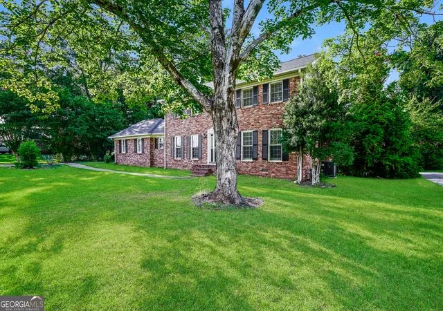 2nd image of 2216 Country Club Dr Se, Conyers, GA 30013 | MLS# 10806349