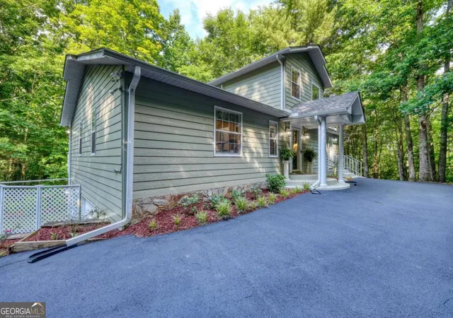 Photo 3 of Single family home for sale at 549 Cook Mountain Dr, Blairsville, GA 30512 | MLS# 10786178 | Listing updated on 2026-09-12