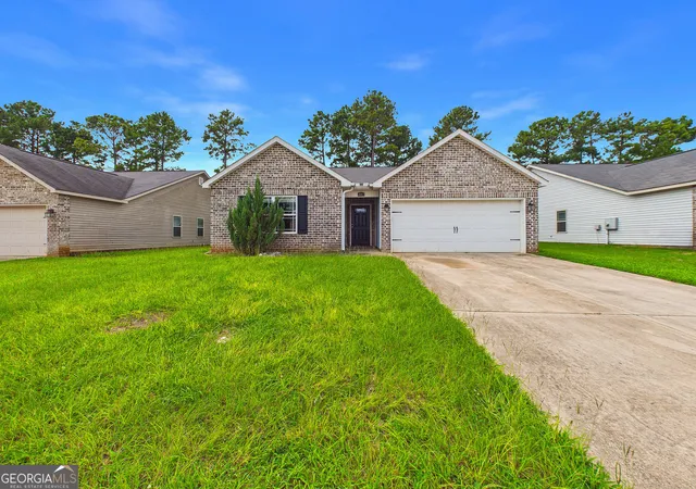 Photo 2 of Sale Pending at 119 Back Cedar Ln, Warner Robins, GA 31093 | MLS# 10823311 | Listing updated on 2026-08-24