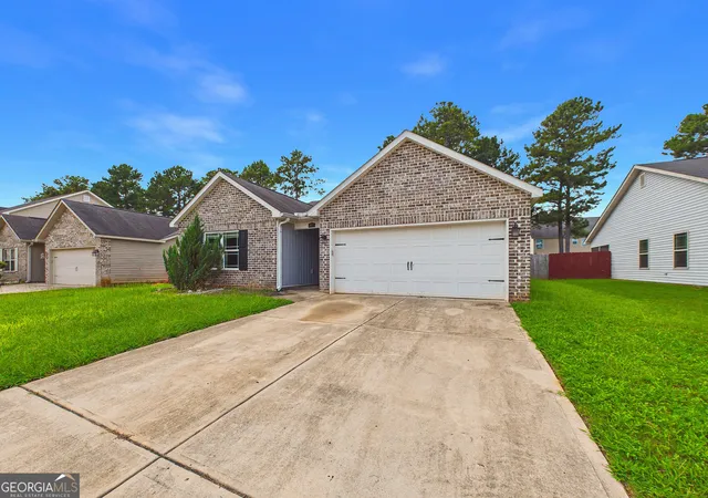 Photo 4 of Sale Pending at 119 Back Cedar Ln, Warner Robins, GA 31093 | MLS# 10823311 | Listing updated on 2026-08-24