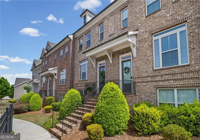 Photo 4 of Townhouse for sale at 3239 Hartford Ml Dr, Duluth, GA 30097 | MLS# 10816707 | Listing updated on 2026-08-18