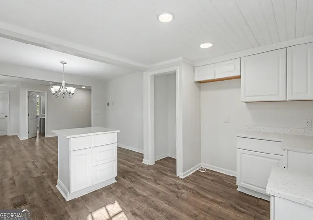 Photo 4 of Single family home for sale at 5284 Campbellton Rd Sw, Atlanta, GA 30331 | MLS# 10787605 | Listing updated on 2026-08-24