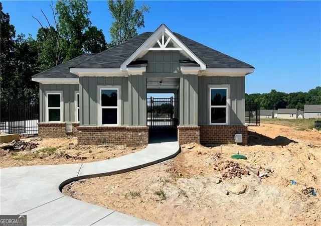 Photo 2 of Single family home for sale at 302 Knightsbridge Ln, Winder, GA 30680 | MLS# 10831904 | Listing updated on 2026-10-04