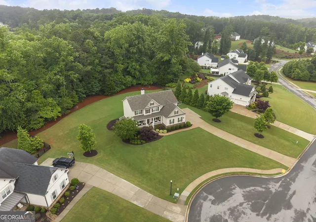 Photo 2 of Single family home for sale at 10130 Peaks Pkwy, Alpharetta, GA 30004 | MLS# 10727369 | Listing updated on 2026-09-07